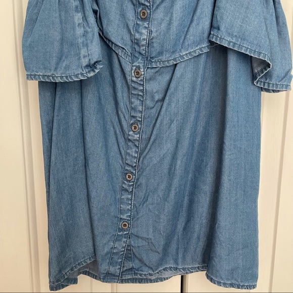 🎉HOST PICK🎉 Lucky Brand Jean top w/buttons - Picture 5 of 16